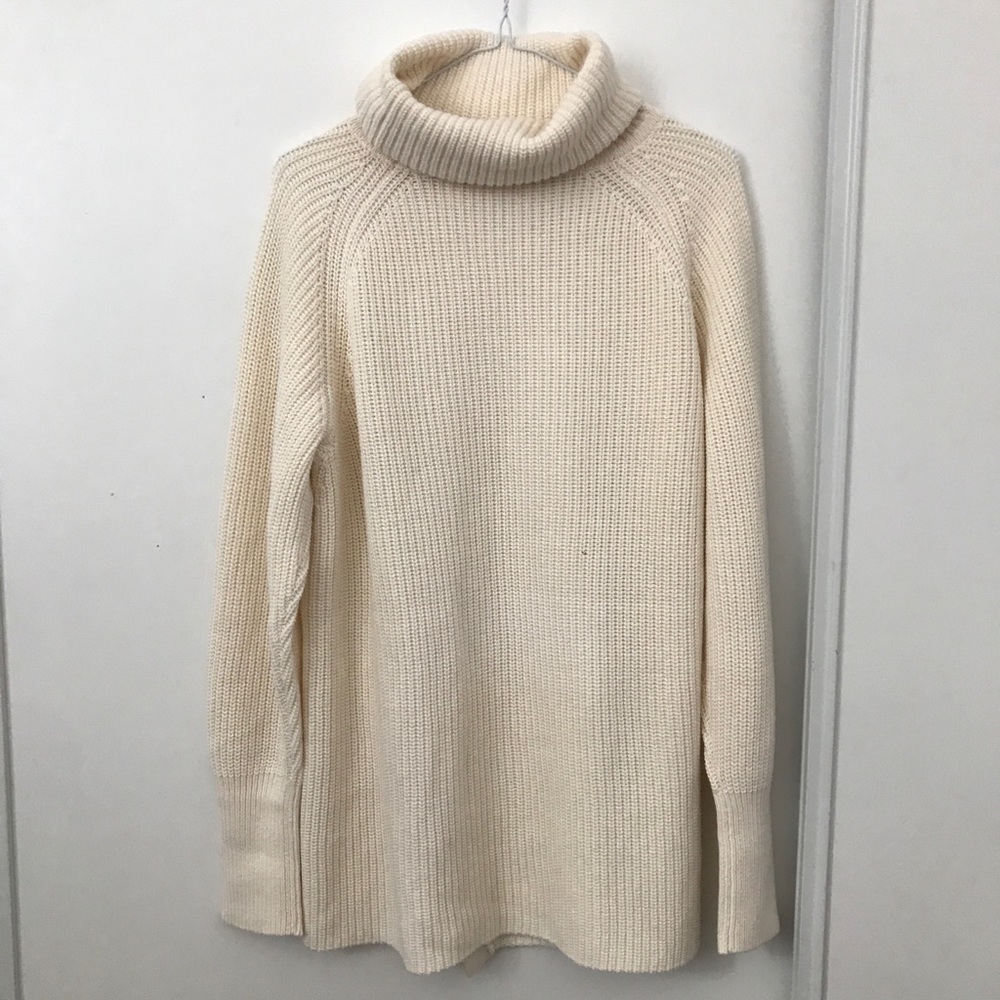 Hugo Boss Women Knit Turtle Neck With Buttons - Picture 4 of 7